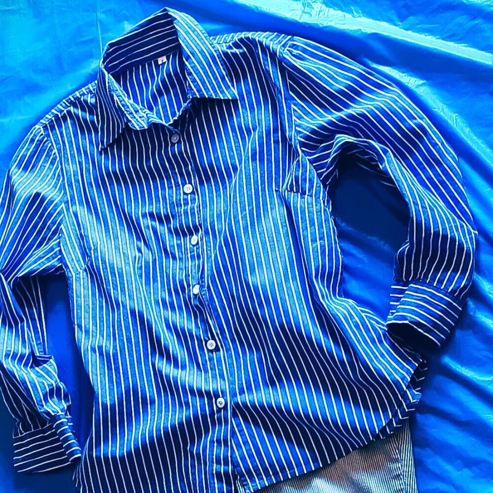 WOMEN'S COTTON BLUE & WHITE BUTTON-DOWN SHIRT, SZ MED